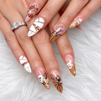 Deluxe Nail Salon - Nail Technicians Near Me - Concord, California Deluxe Nail Salon - Nail Technicians Near Me - Concord, California
