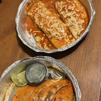 El Agavero - Quesabirrias, 1 tamale, 1 beef burrito - Mexican Near Me - Nashville, Tennessee El Agavero - Quesabirrias, 1 tamale, 1 beef burrito - Mexican Near Me - Nashville, Tennessee
