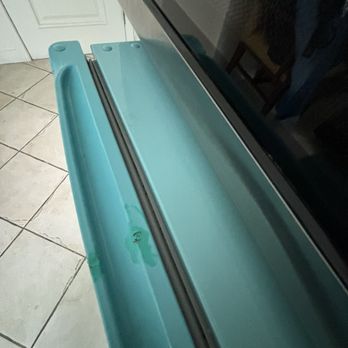 Chantico Inn & Suites - Stains/dirt on the fridge - Hotels Near Me - Ojai, California