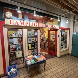 Lamplight Books - Outside.