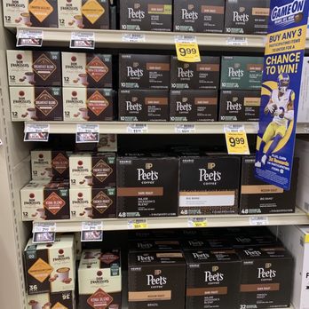 Vons - a shelf full of boxes of chocolate - Grocery Near Me - Santa Monica, California Vons - a shelf full of boxes of chocolate - Grocery Near Me - Santa Monica, California