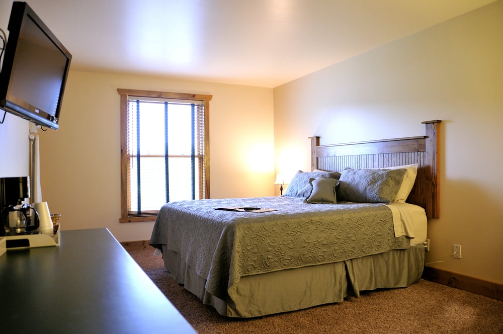 ELKHORN MOUNTAIN INN Updated October 2024 14 Photos 1 Jackson