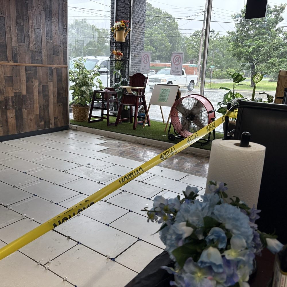 Gee Street Kitchen - half of dining room floor getting retiled - Chicken Shop Near Me - Jonesboro, Arkansas Gee Street Kitchen - half of dining room floor getting retiled - Chicken Shop Near Me - Jonesboro, Arkansas
