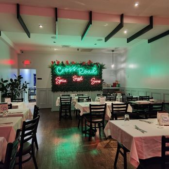 Cross Road - Dining area - Caribbean Near Me - Brooklyn, New York