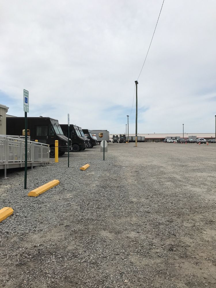 UPS DISTRIBUTION CENTER Updated September 2024 6703 College Dr