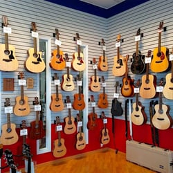 Ernie Williamson Music - Formerly Fazio's Music - Our award winning acoustic room.