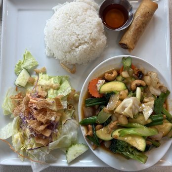 Silver Spoons Thai BBQ House - L7 Cashew Nut with vegetable - Thai Near Me - Diamond Bar, California Silver Spoons Thai BBQ House - L7 Cashew Nut with vegetable - Thai Near Me - Diamond Bar, California