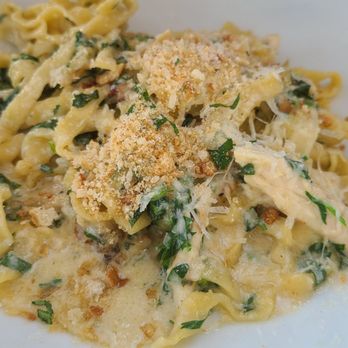 Sixty Vines - Chicken Fettuccine - Wine Bars Near Me - Winter Park, Florida Sixty Vines - Chicken Fettuccine - Wine Bars Near Me - Winter Park, Florida