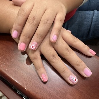 Gloss Nail Spa - Baby mani w glitter & flower designs - Nail Salons Near Me - Los Angeles, California Gloss Nail Spa - Baby mani w glitter & flower designs - Nail Salons Near Me - Los Angeles, California