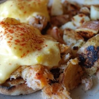 Anchorage 5 - Crab Eggs Benedict - Breakfast & Brunch Near Me - Sausalito, California