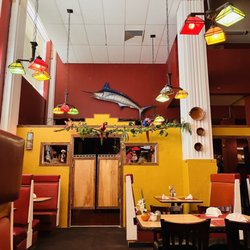 El Palacio Family Mexican Restaurant & Lounge - Inside