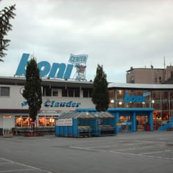 Boni-Center - Eingangsbereich vom Parkplatz aus fotografiert