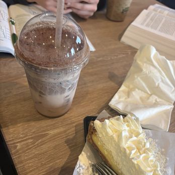 Dalkom Dessert Cafe - Iced Chocolate Latte and Lemon Tart - Desserts Near Me - Los Angeles, California Dalkom Dessert Cafe - Iced Chocolate Latte and Lemon Tart - Desserts Near Me - Los Angeles, California