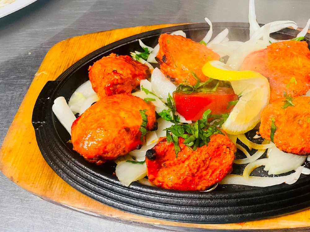 BASMATI INDIAN RESTAURANT HALAL Calle de Sandoval, Uusimaa, 28010