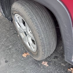 Hertz Rent A Car - dangerous tires this vehicle should not have been rented