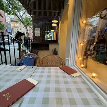 August Cafe - Outdoor seating - Cafes Near Me - New York, New York August Cafe - Outdoor seating - Cafes Near Me - New York, New York
