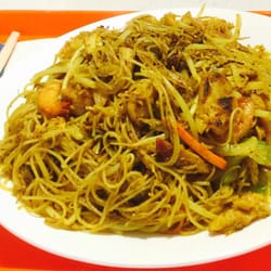 Magic Wok - Singapore noodles! 10/10! Huge serving, huge quality!