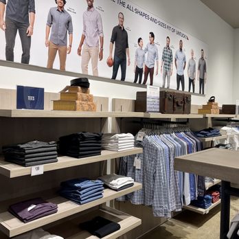 UNTUCKit - Men's Clothing Near Me - West Hartford, Connecticut UNTUCKit - Men's Clothing Near Me - West Hartford, Connecticut