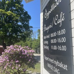 Blommigt & Prickigt - Cafe hours (in a separate building)