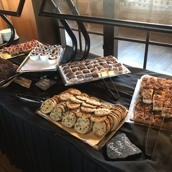 Cascade Dining Room - Desserts - New American Near Me - Timberline Lodge, Oregon