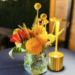JC Bruno Restaurant - Atmosphere, lighting, floral