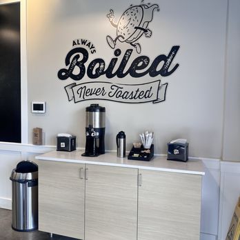 Jeff's Bagel Run - Interior - Coffee & Tea Near Me - South Tampa, Florida