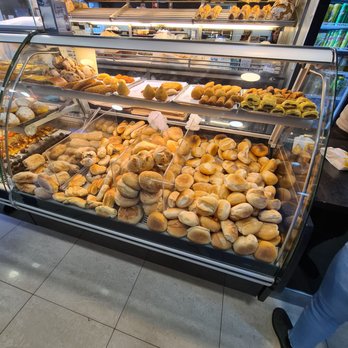 Padeirinha Doce - Padaria e Confeitaria - ROLLS! - Bakeries Near Me - Porto, 13