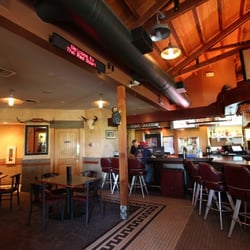 Red Door Lounge