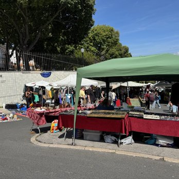 Mercado de Santa Clara - Venues & Event Spaces Near Me - Lisbon, 11