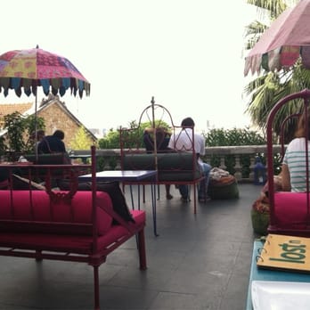 Lost In - Outdoor terrace - Cocktail Bars Near Me - Lisbon, 11