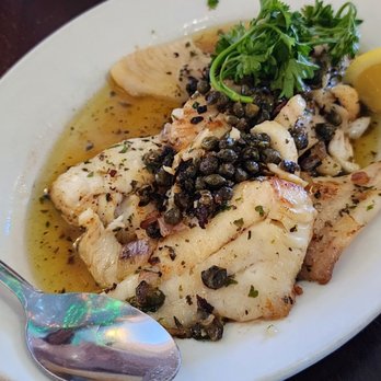 Barbara's Fishtrap - Petrale sole came with chips and fied zucchini sticks - Seafood Near Me - Half Moon Bay, California
