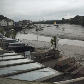 Crabshell Inn - it's a rainy day, but we're inside and the view is good - Pubs Near Me - Kingsbridge, DEV Crabshell Inn - it's a rainy day, but we're inside and the view is good - Pubs Near Me - Kingsbridge, DEV