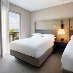 Embassy Suites by Hilton St Augustine Beach Oceanfront Resort - Guest room