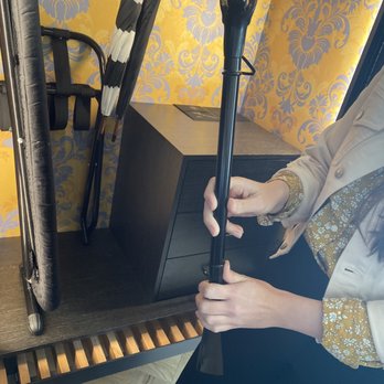 QT Melbourne - Shoe horn in room - Hotels Near Me - Melbourne, VIC