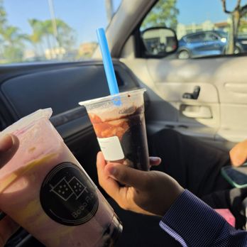 Boba Flip - Strawberry Banana Swirl Smoothie Brownie Swirl Smoothie - Bubble Tea Near Me - Brea, California Boba Flip - Strawberry Banana Swirl Smoothie Brownie Swirl Smoothie - Bubble Tea Near Me - Brea, California