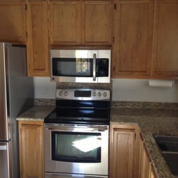 Standard 1980's kitchen BEFORE. Standard 1980's kitchen BEFORE.