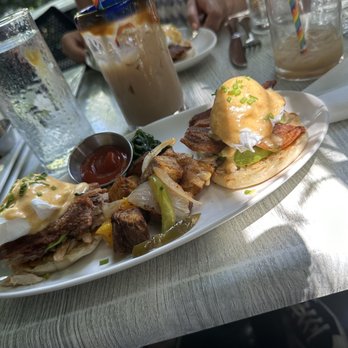 Sarabeth's Key West - Blue crab eggs Benedict - American Near Me - Key West, Florida Sarabeth's Key West - Blue crab eggs Benedict - American Near Me - Key West, Florida