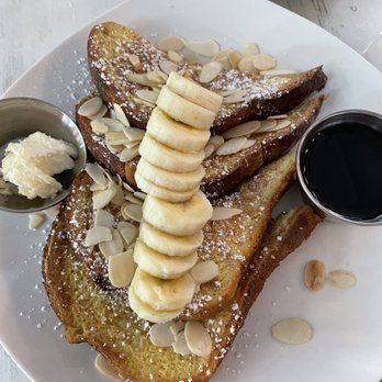 Sarabeth's Key West - Almond Crusted Cinnamon French Toast - American Near Me - Key West, Florida Sarabeth's Key West - Almond Crusted Cinnamon French Toast - American Near Me - Key West, Florida