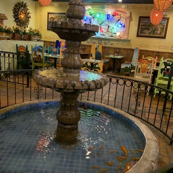El Camino Real - Fountain seating - Mexican Near Me - Guntersville, Alabama El Camino Real - Fountain seating - Mexican Near Me - Guntersville, Alabama