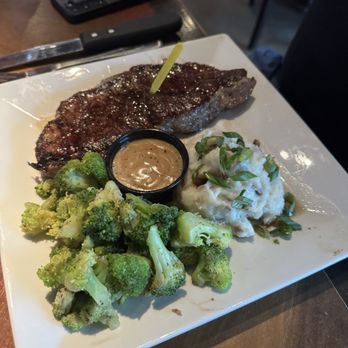 Ford's Garage Florence - Grilled Sirloin Steak - Burgers Near Me - Florence, Kentucky