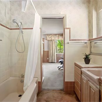 Girl Flip Construction - Before bathroom - General Contractors Near Me - Canoga Park, California