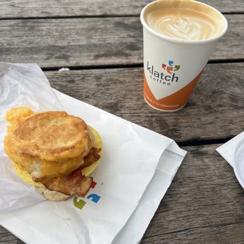 Klatch Coffee - Vanilla bean latte and honey bacon biscuit - Coffee & Tea Near Me - Chino Hills, California
