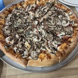 Cheese/Build Your Own with mushrooms Cheese/Build Your Own with mushrooms