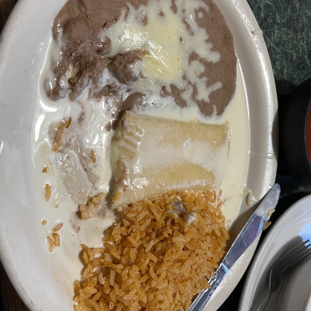 El Giro Mexican Restaurant - Cheese enchilada with rice and beans - Mexican Near Me - Monticello, Georgia