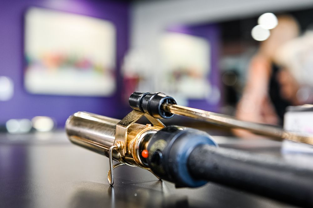 FeNom Salon Image