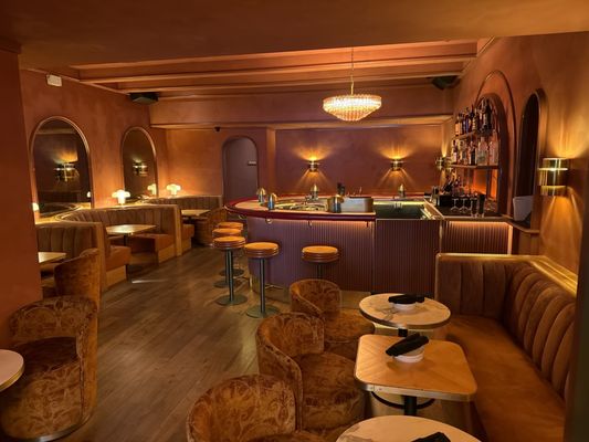 Bar Bonobo by null