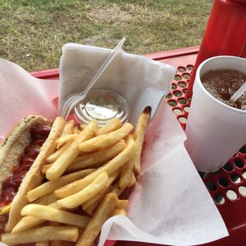 Hot Dog Heaven - Regular sized basket with coleslaw on the side. Ketchup and mustard added before served and half and half tea. Note: free refills on tea! - Hot Dogs Near Me - Orlando, Florida Hot Dog Heaven - Regular sized basket with coleslaw on the side. Ketchup and mustard added before served and half and half tea. Note: free refills on tea! - Hot Dogs Near Me - Orlando, Florida