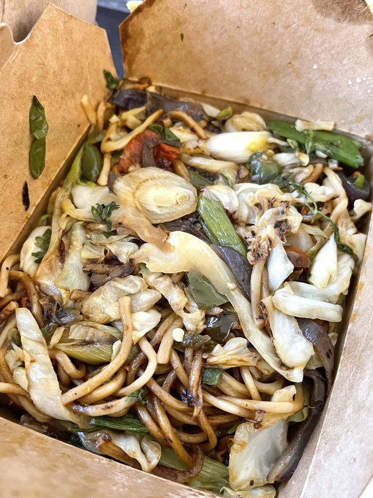 ASIAN MOMO HOUSE 188 Photos & 100 Reviews Food Trucks 153 E