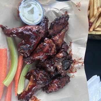 Chug A Lug - Bbq Fried BONE-IN Wings - Sports Bars Near Me - Glenwood, Illinois
