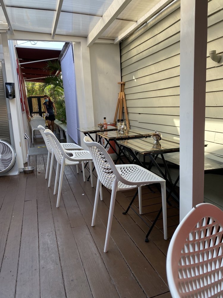 Frenchies Cafe